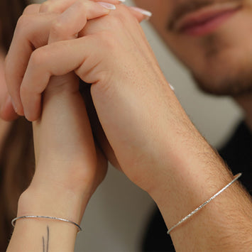 Bracciale filo di gioia in argento rodiato  con chiusura regolabile 15-19 cm