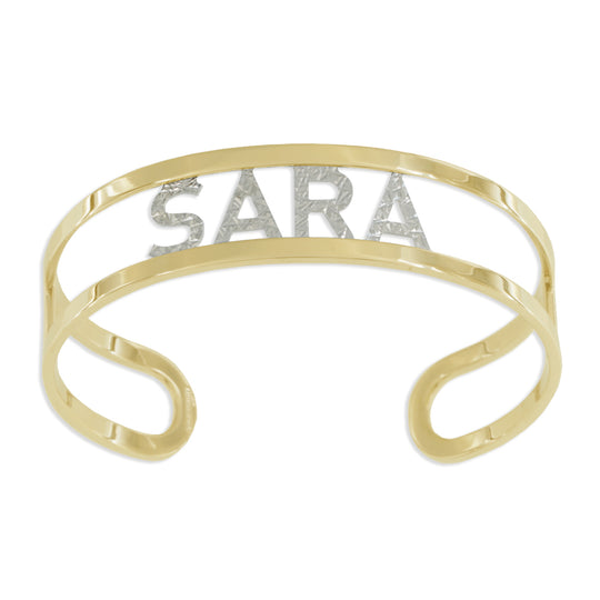 Bracciale aperto in argento dorato con lettere o simboli rodio